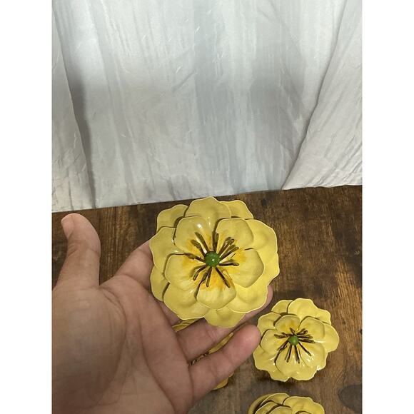 ITALIAN TOLE YELLOW FLOWER NAPKIN RINGS SET 6 ITALY HOLLYWOOD REGENCY Yellow - Picture 4 of 6